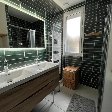 Holiday home Maison De 6 Personnes Pres De Bordeaux Escape *